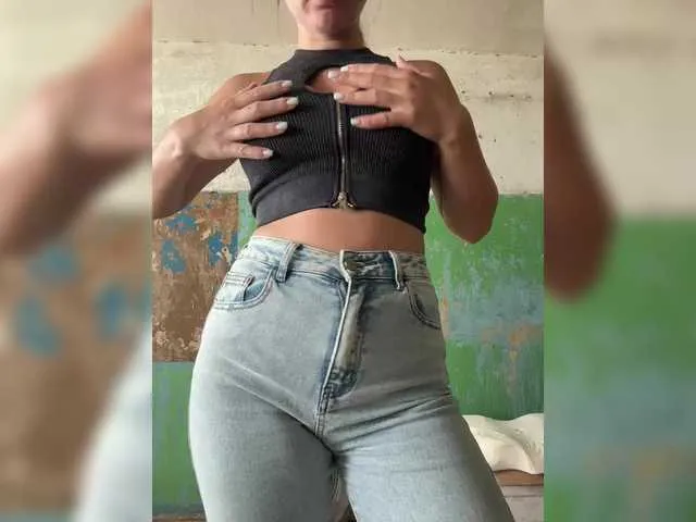 Live sex webcam photo for daddySgirl9 #291519847