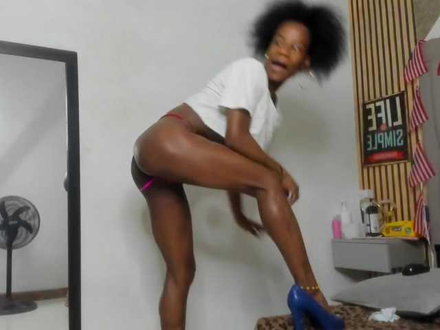 Live sex webcam photo for daffnelewis #291706907