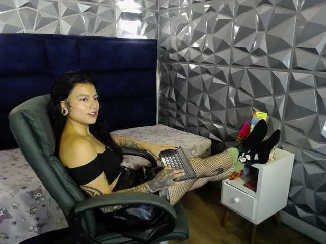 Live sex webcam photo for daila51 #292595822