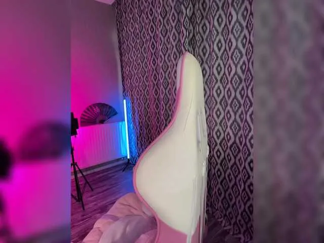 Live sex webcam photo for damilui #290993509
