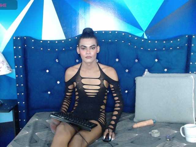 Live sex webcam photo for dani-lovee18 #276678806