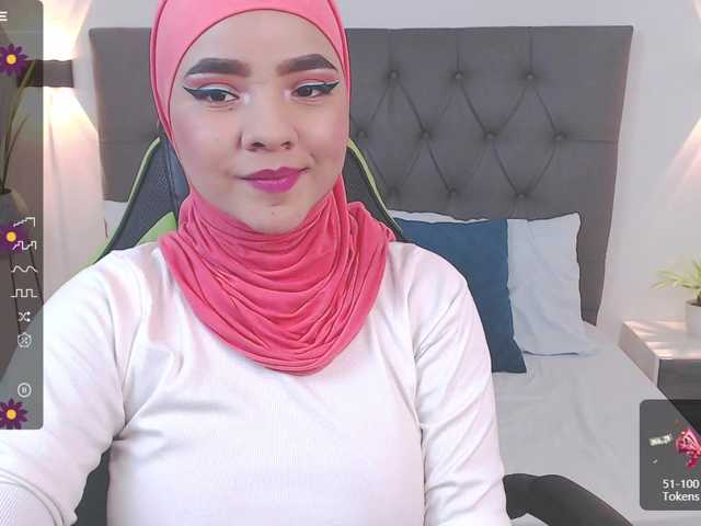 Live sex webcam photo for daniah-husayni #276259696