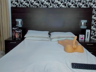 Live sex webcam photo for daniellefoxte #159822926