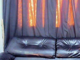 Live sex webcam photo for daniellefoxte #169675701