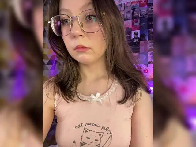 Live sex webcam photo for danilka128 #290402470