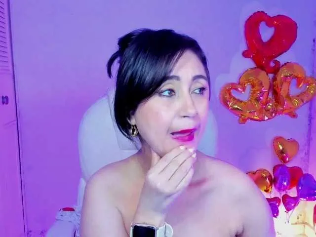 Live sex webcam photo for danisex46 #290494298