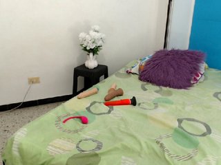 Live sex webcam photo for DANNAGREY #181070319