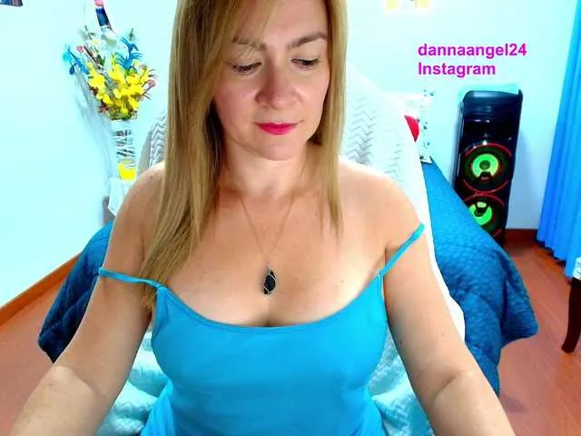Live sex webcam photo for dannangel #290469430