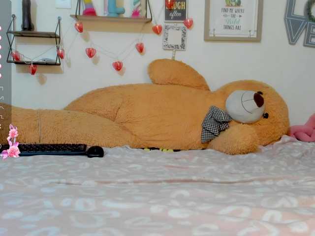 Live sex webcam photo for dannascott26 #290617539