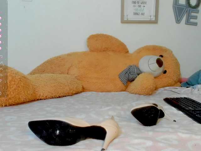 Live sex webcam photo for dannascott26 #290631899