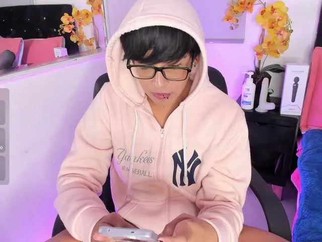 Live sex webcam photo for danny-hot-- #290294985