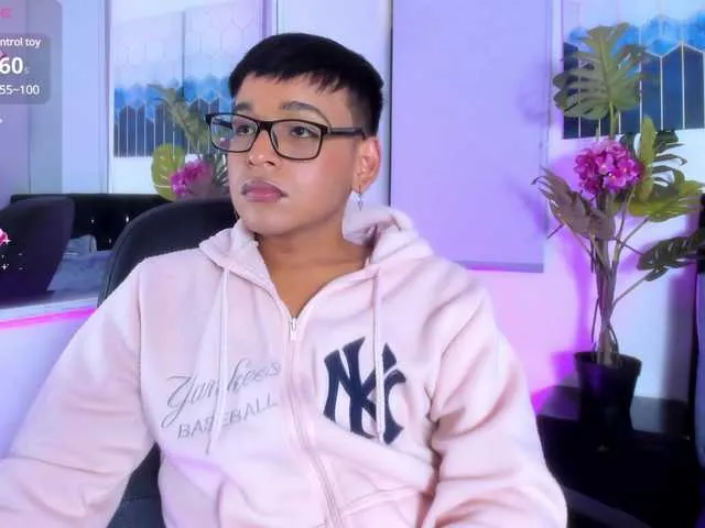 Live sex webcam photo for danny-hot-- #290809292