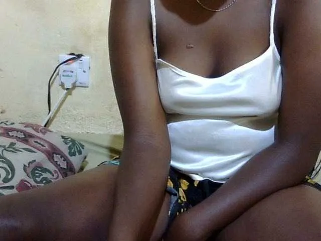 Live sex webcam photo for dark-princess1 #291324900
