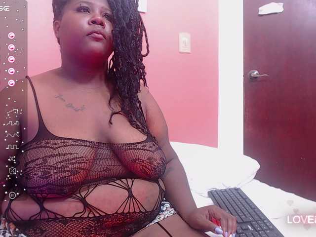 Live sex webcam photo for darkchocolatee #278145656