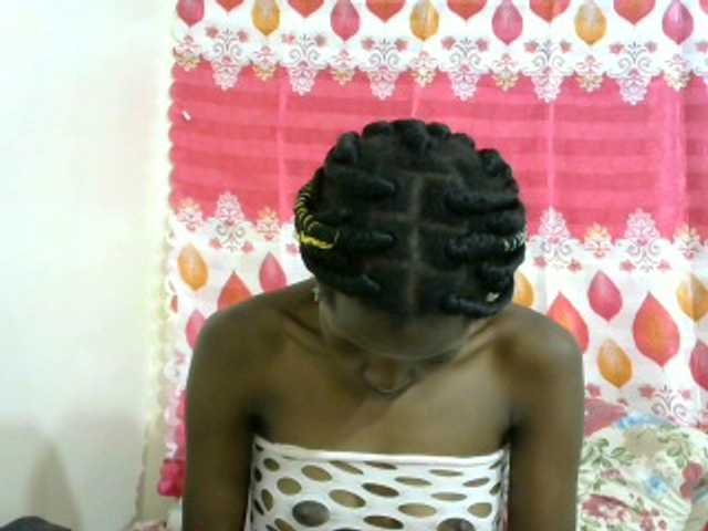 Live sex webcam photo for darsy2 #272041382