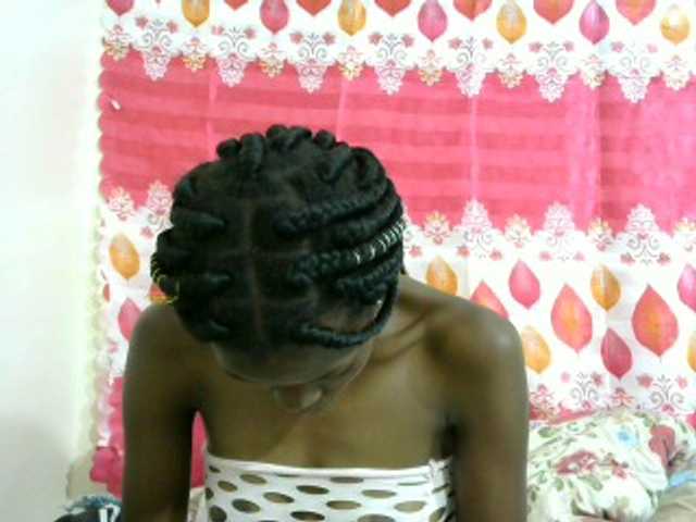 Live sex webcam photo for darsy2 #272045737