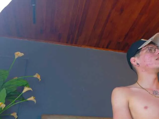 Live sex webcam photo for david-huge #292281537