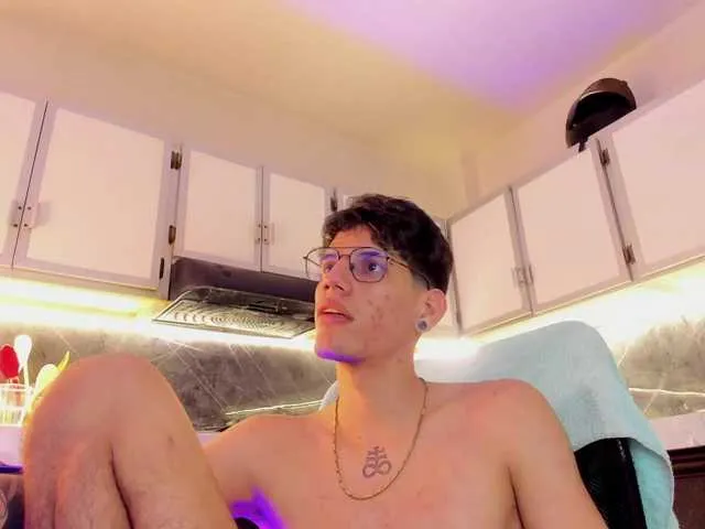 Live sex webcam photo for david-huge #292377360