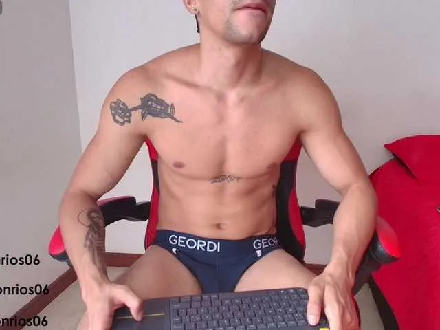 Live sex webcam photo for deconrios #291792016