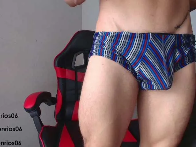 Live sex webcam photo for deconrios #291846613