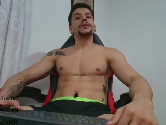 Live sex webcam photo for deconrios #292167138