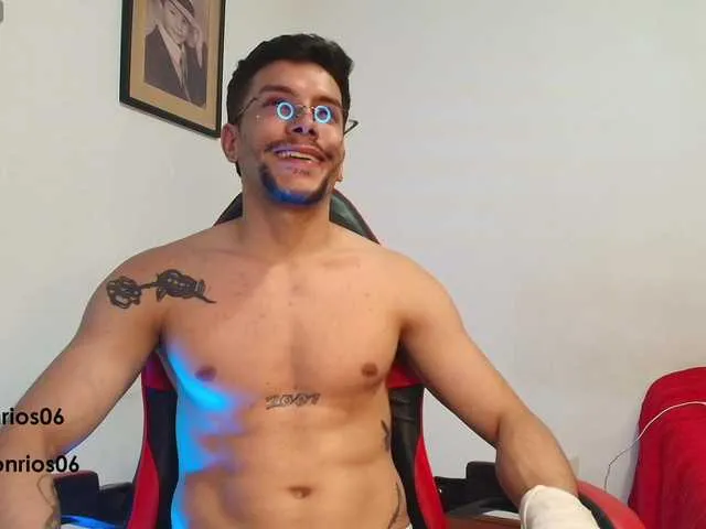 Live sex webcam photo for deconrios #292710528