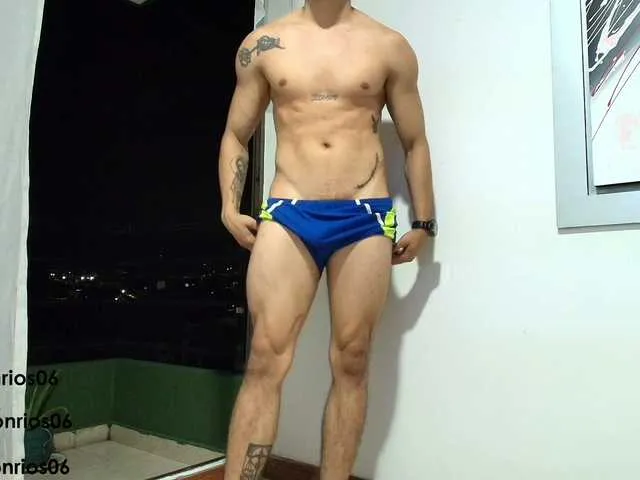 Live sex webcam photo for deconrios #293658305