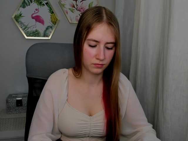 Live sex webcam photo for desireMegan #275645057