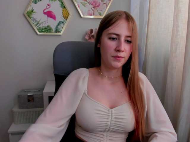 Live sex webcam photo for desireMegan #275973942