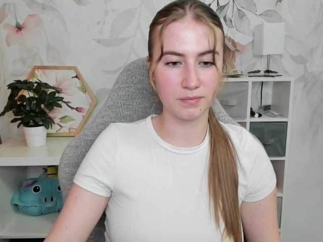 Live sex webcam photo for desireMegan #278184953