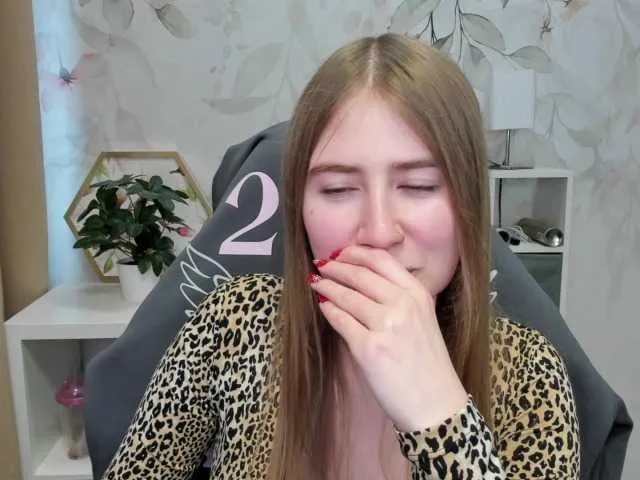 Live sex webcam photo for desireMegan #290235448