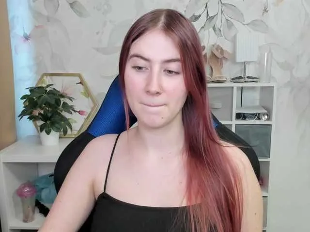 Live sex webcam photo for desireMegan #290438733