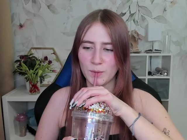 Live sex webcam photo for desireMegan #290569121