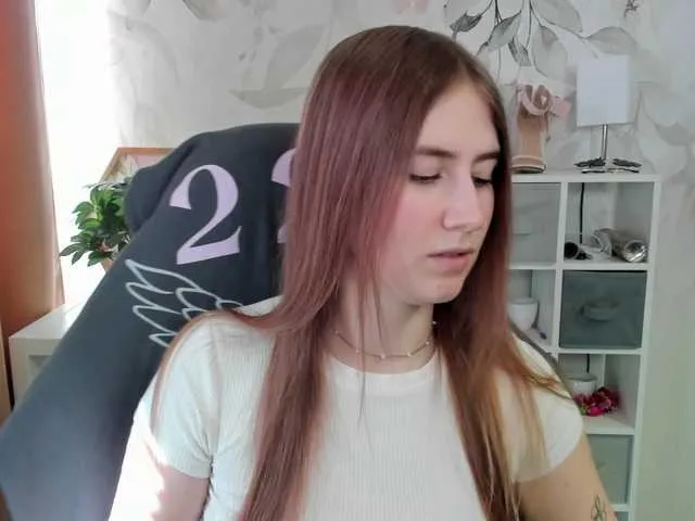 Live sex webcam photo for desireMegan #290868608