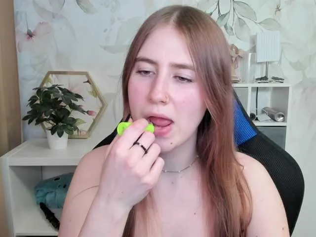 Live sex webcam photo for desireMegan #290903980