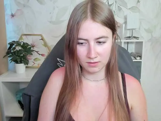 Live sex webcam photo for desireMegan #291064673