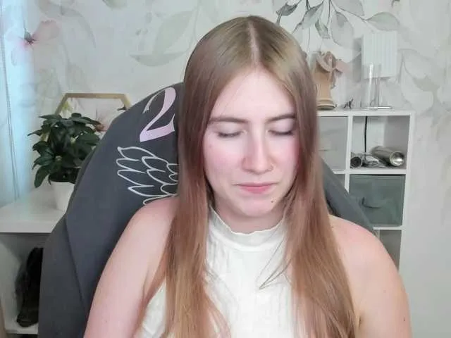 Live sex webcam photo for desireMegan #291326460