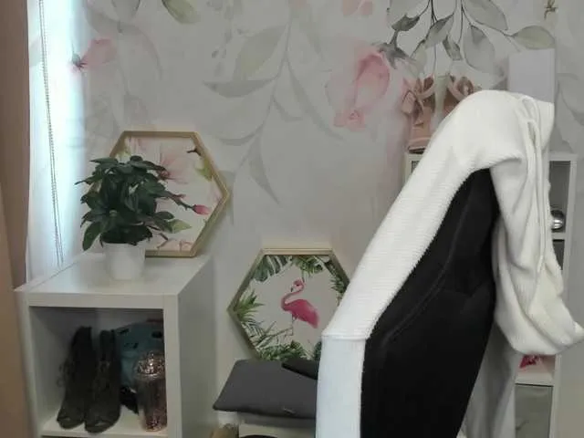 Live sex webcam photo for desireMegan #291338599