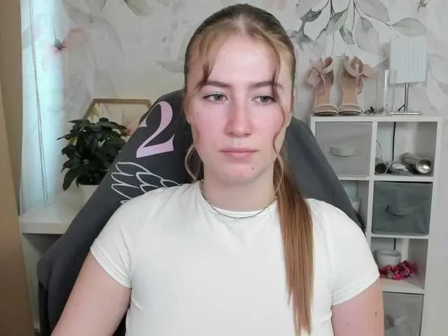 Live sex webcam photo for desireMegan #291344190