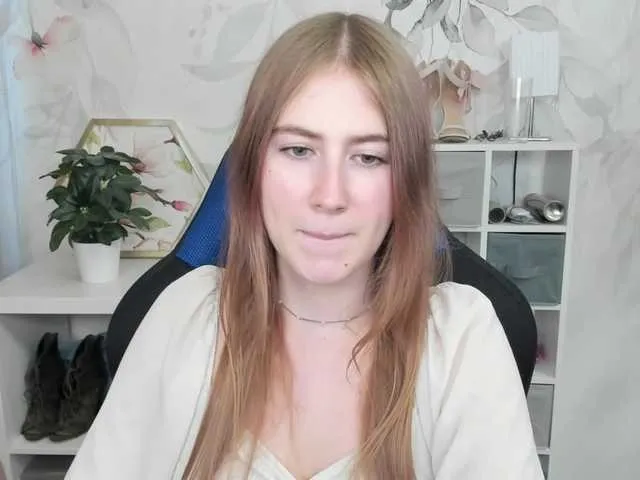 Live sex webcam photo for desireMegan #291412920