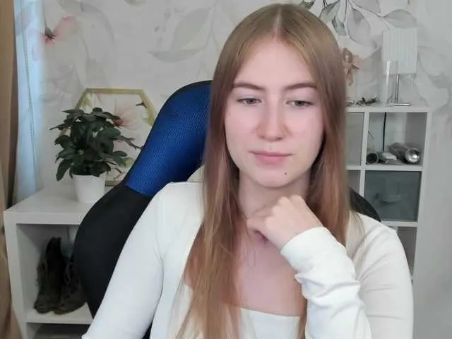 Live sex webcam photo for desireMegan #291437375