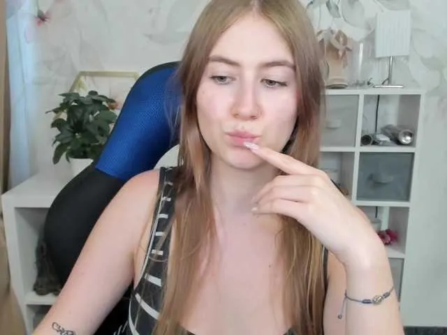 Live sex webcam photo for desireMegan #291508076