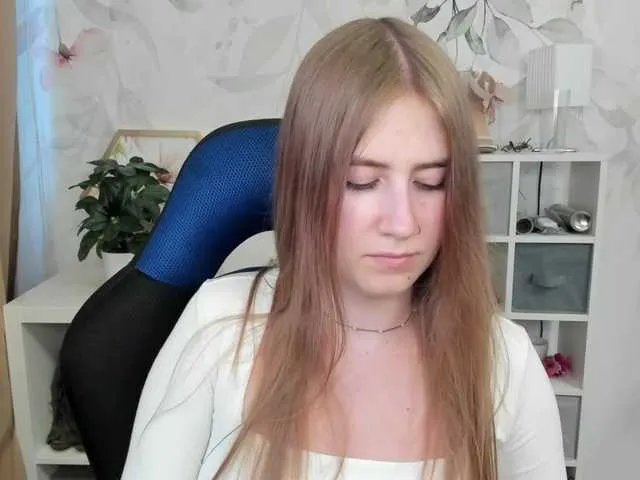 Live sex webcam photo for desireMegan #291522059