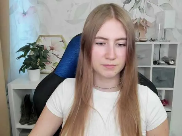 Live sex webcam photo for desireMegan #291556688