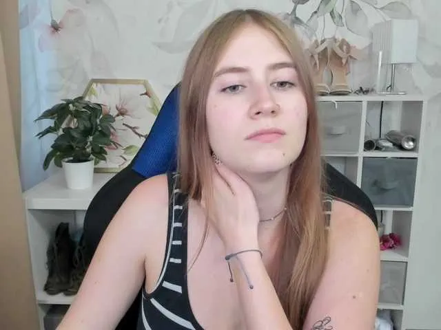 Live sex webcam photo for desireMegan #291649898