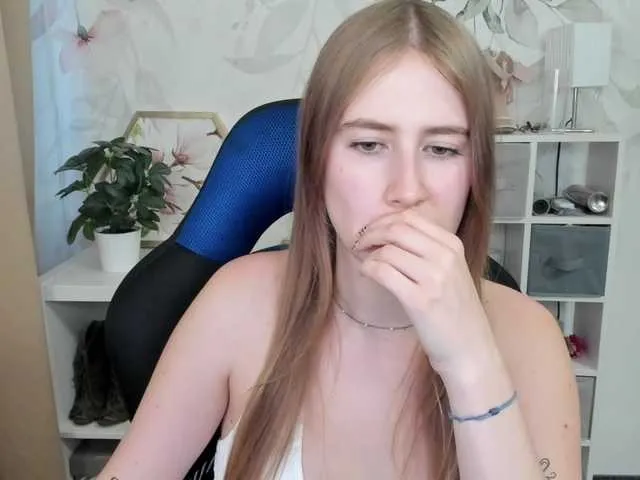 Live sex webcam photo for desireMegan #291656772