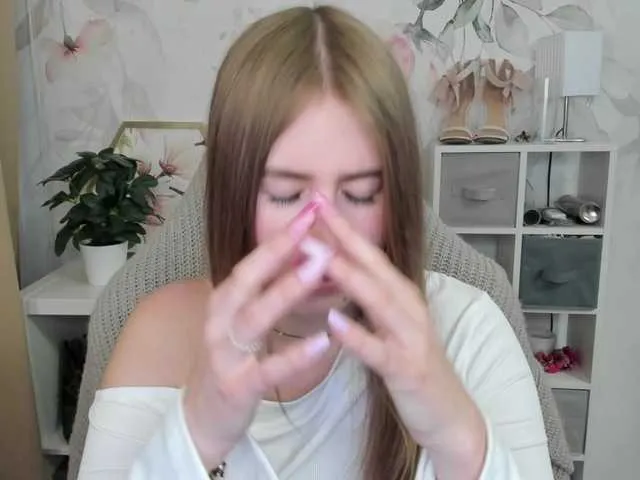 Live sex webcam photo for desireMegan #291727589