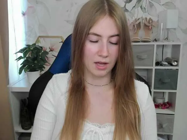 Live sex webcam photo for desireMegan #291740939