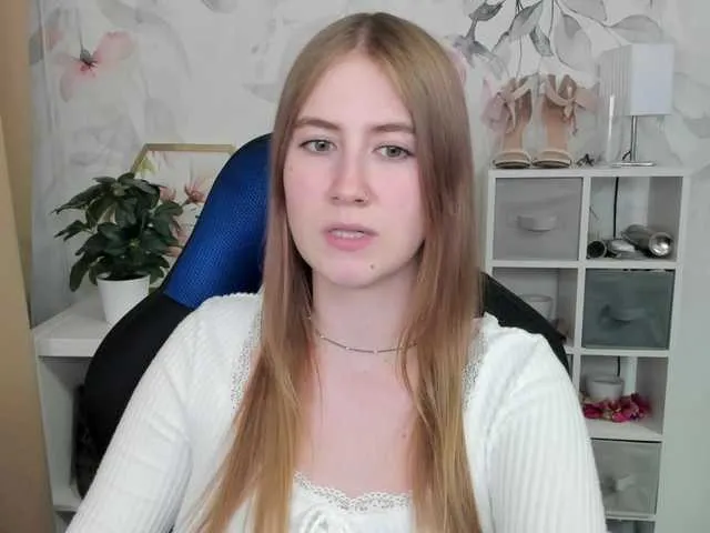 Live sex webcam photo for desireMegan #291745680