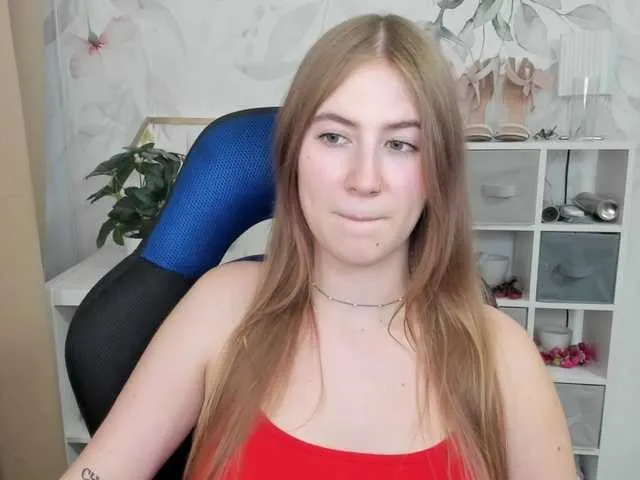 Live sex webcam photo for desireMegan #291778562